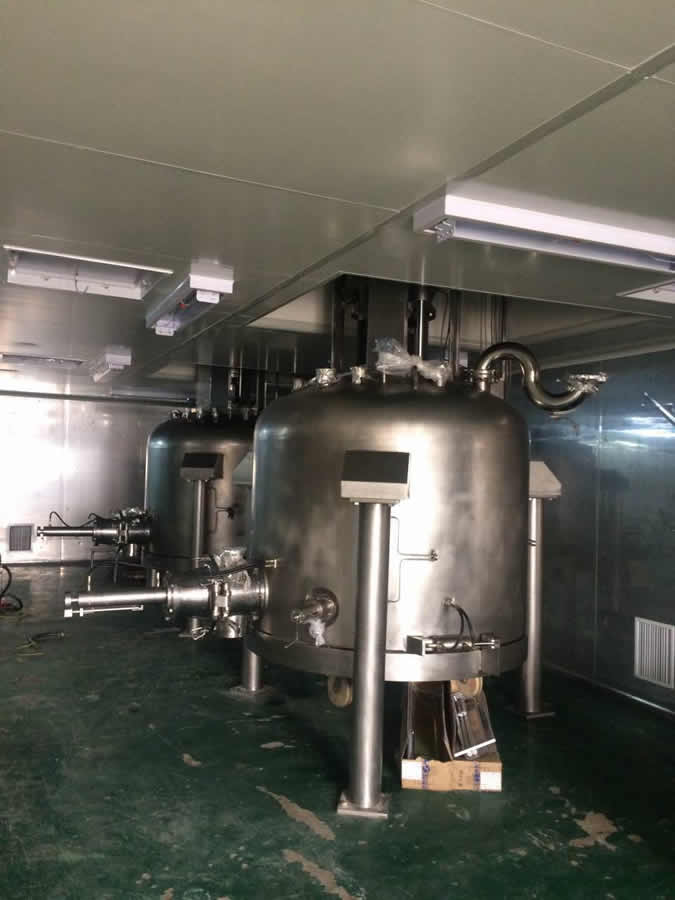 “Three In One” (Filtering, Washing and Drying) Unit In The Asepsis Room Of Hundred-Grade Workshop